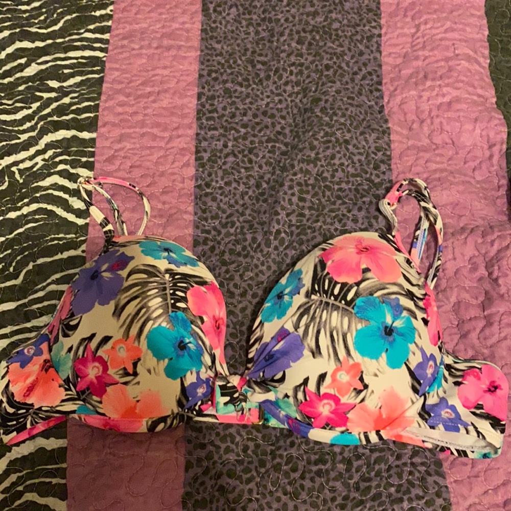 Cute multicolored swim top.